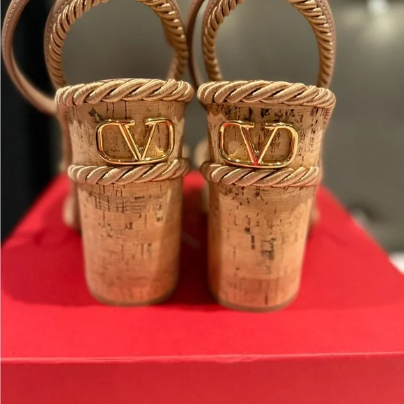 Valentino Garavani Beige Rope Platform Sandals - Picture 3 of 10